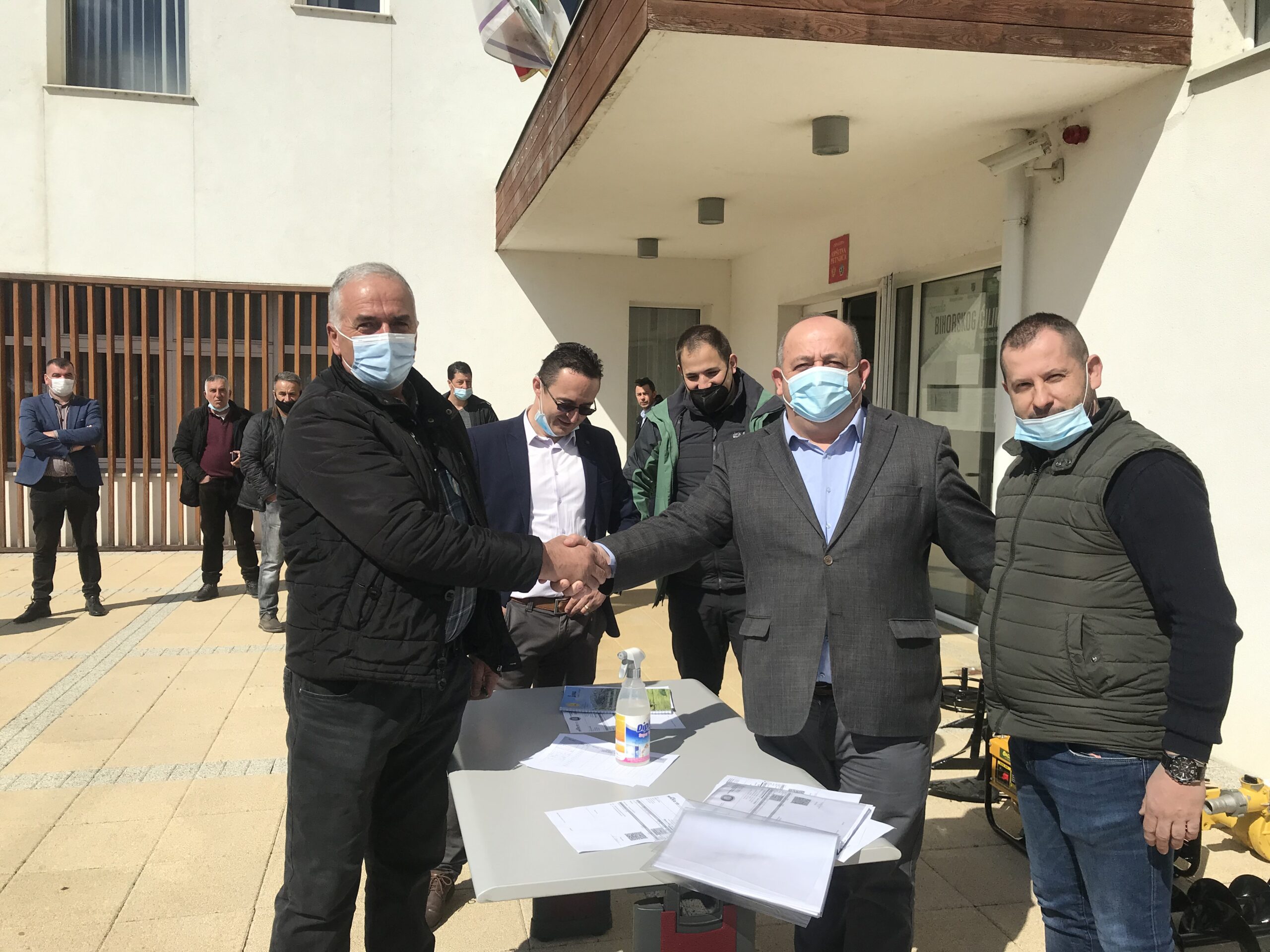 Agović podijelio mehanizaciju poljoprivrednicima: Opština je i vaša kuća, a vaša imanja i naša briga