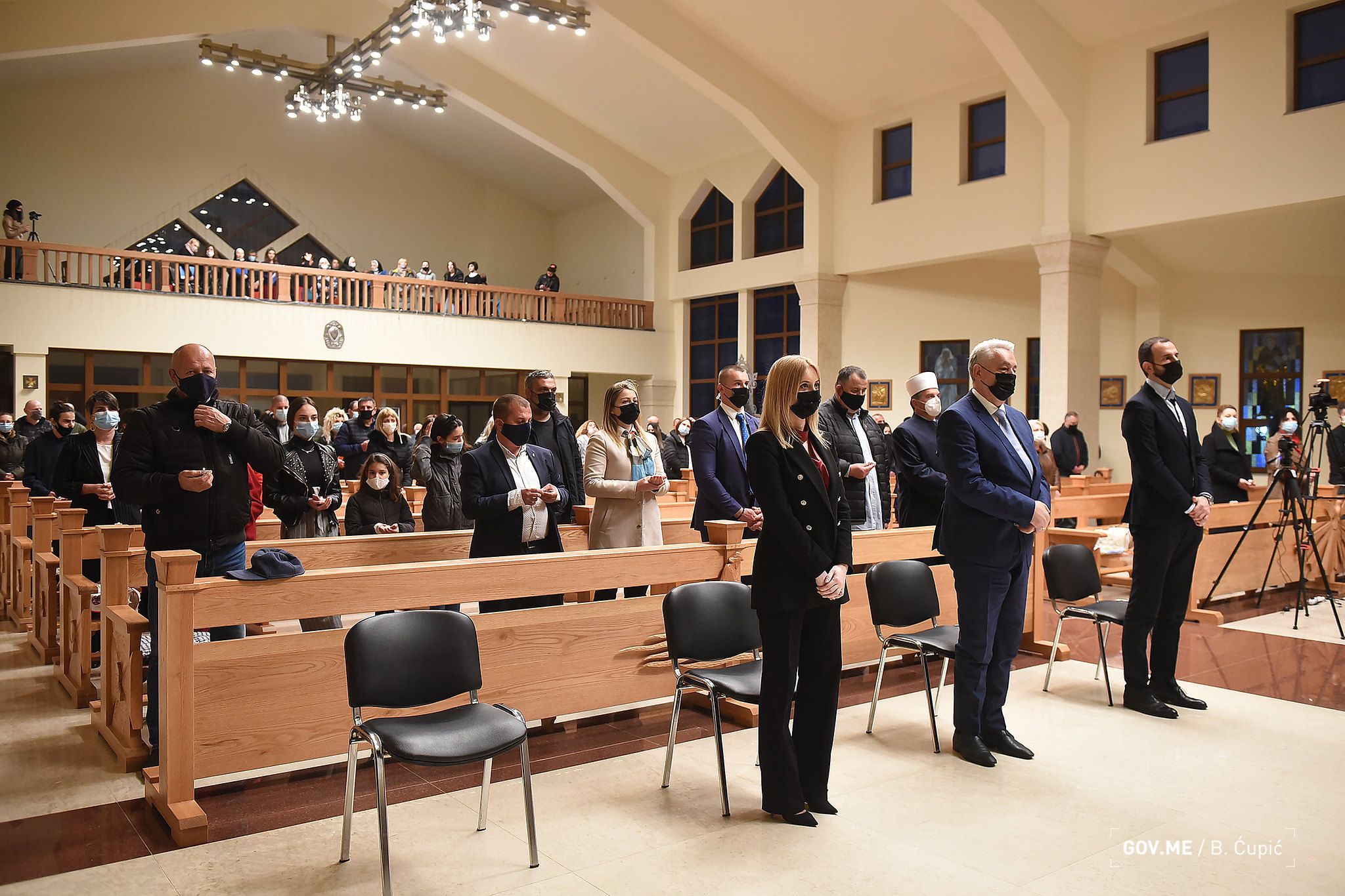 Premijer Krivokapić na Uskrs prisustvovao Svetoj misi u Baru