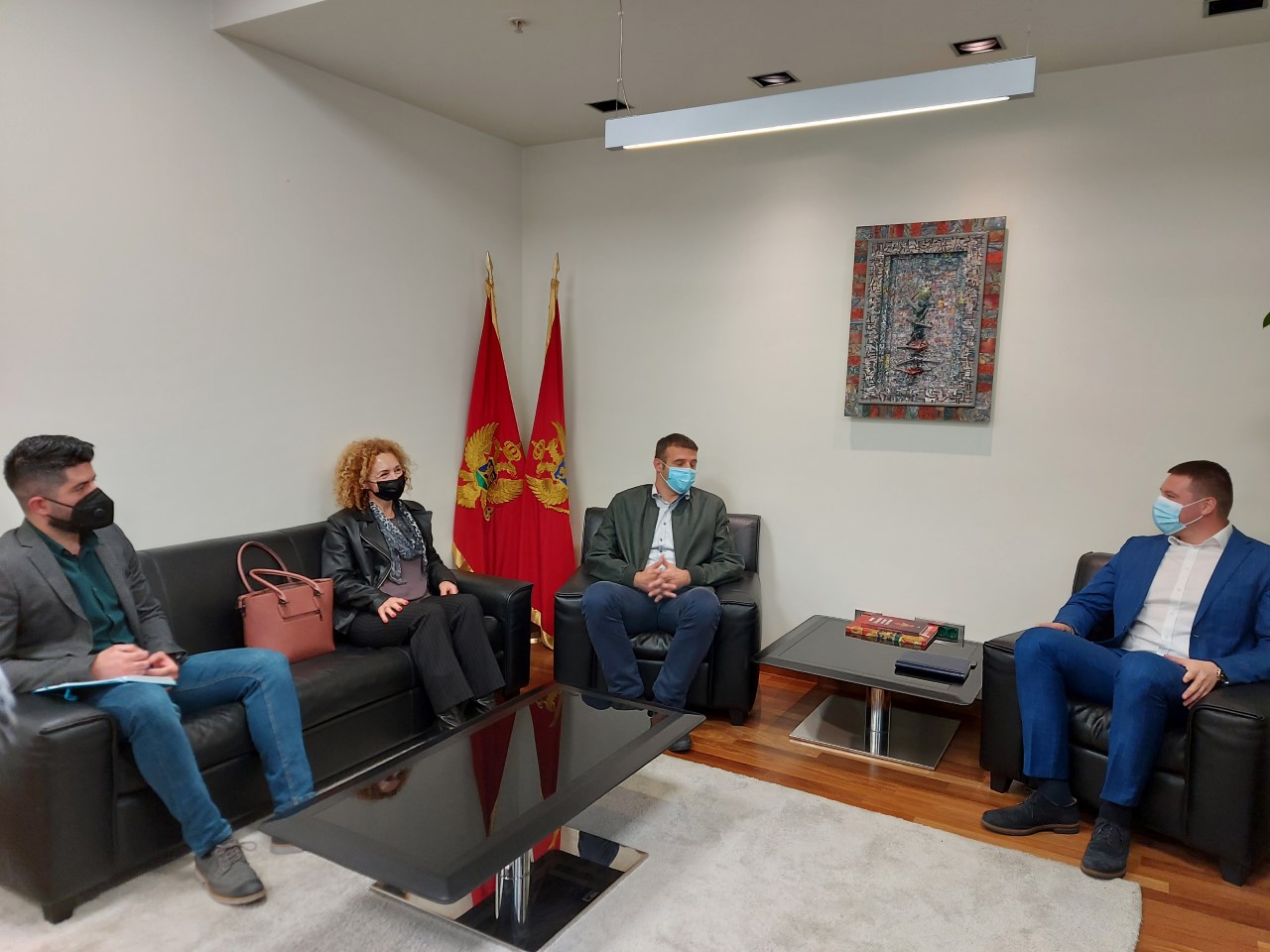 Pooštriti odredbe Krivičnog zakonika u cilju krivičnopravne zaštite novinare