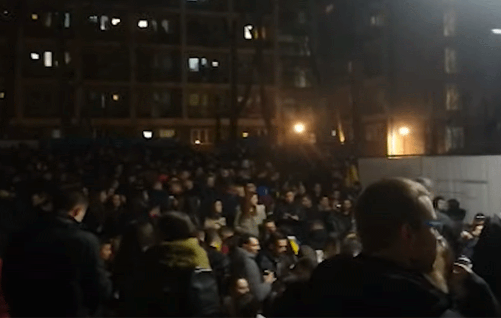 (VIDEO) Studenti u Beogradu organizovali žurku bez poštovanja mjera