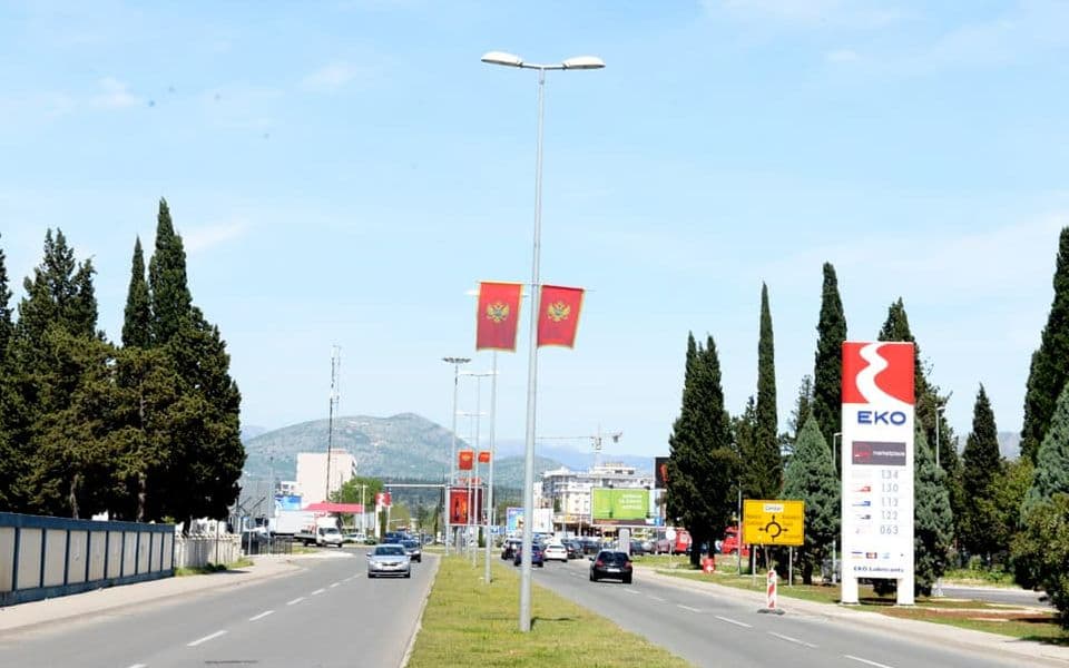 Počelo kićenje Podgorice uoči Dana nezavisnosti