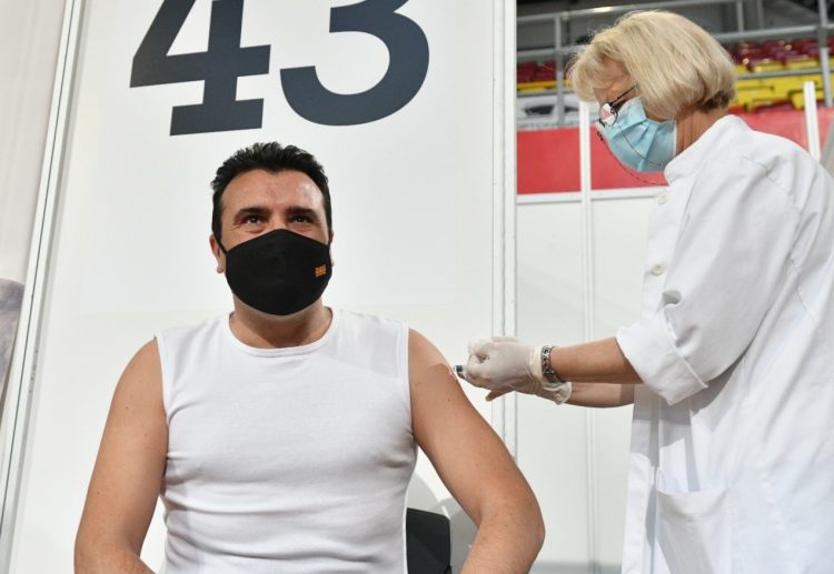 Zoran Zaev primio Sinofarm vakcinu protiv koronavirusa
