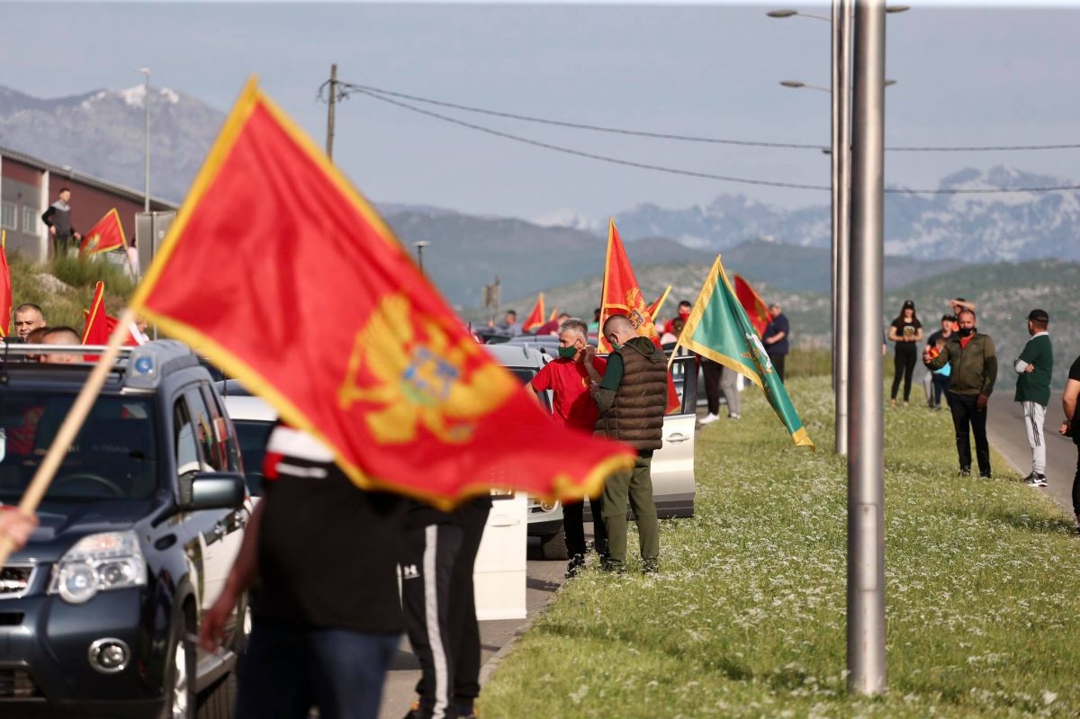 POLICIJA ĆUTI: Zašto tajno snimaju učesnike auto-kolona?