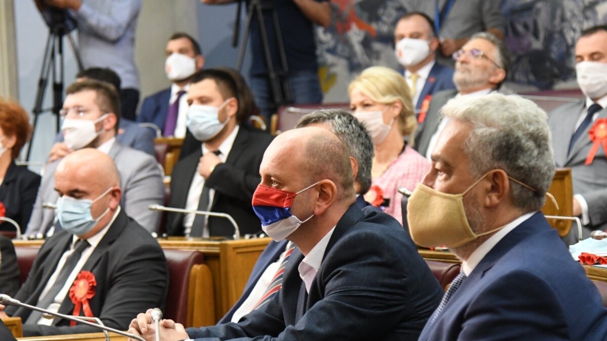REKONSTRUKCIJA KAO UCJENA: DF traži šest resora, Vladu sa 17 ministarstava, ne želi Spajića, Milatovića…