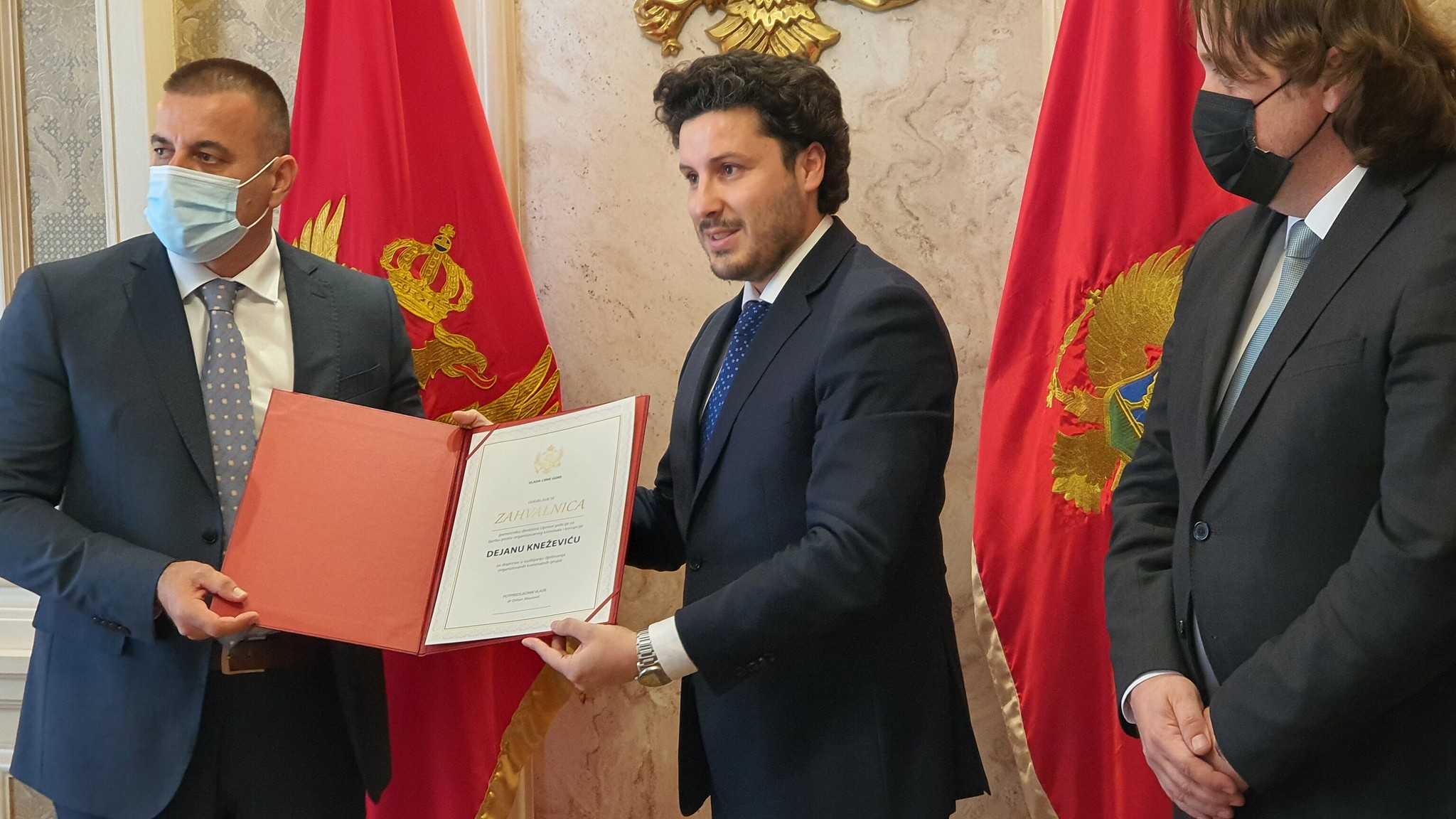 Abazovic uručio zahvanice SBPK: Akcija hapšenja vođa kriminalnih grupa istorijski uspjeh