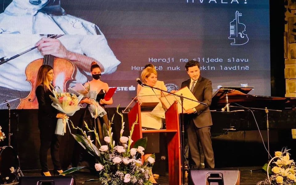 Abazović zahvalio herojima: Ulcinj i Crna Gora dobijaju tešku bitku