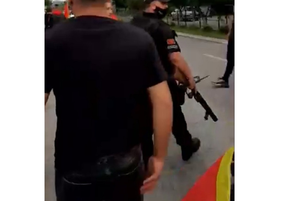Puna ”ratna oprema” za patriotske kolone (FOTO/VIDEO)