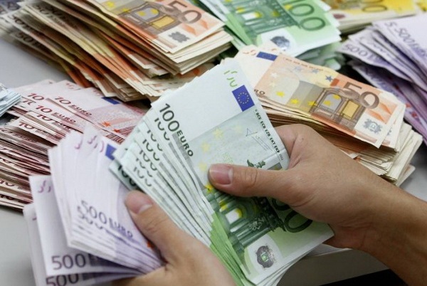 Vlada 103 miliona eura u minusu