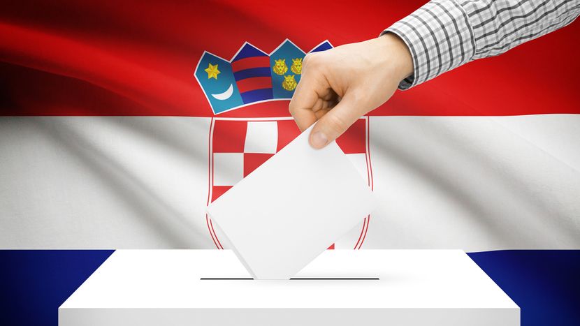 Na glasanju u Hrvatskoj: Muškarac ukrao 43 listića i počeo da zaokružuje