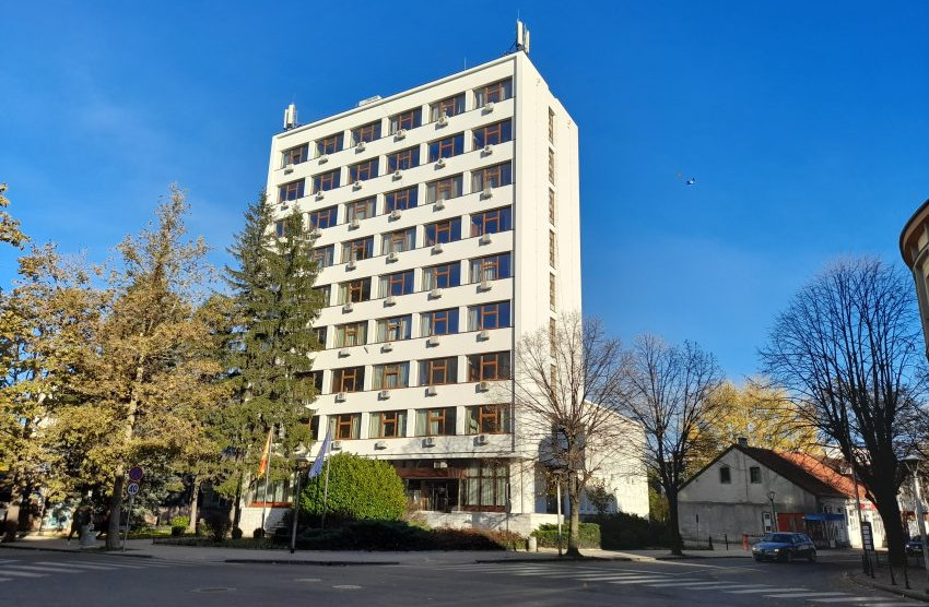 Simović podnio ostavku, Nikšić danas dobija novog gradonačelnika
