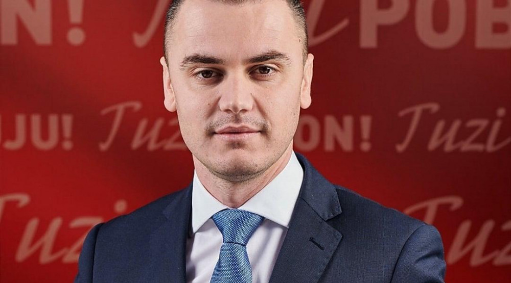 Pepić: Čelnici opštine se nisu udostojili da ukrase centar Tuzi u susret 21. maju