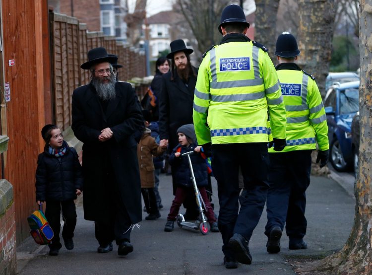 Istraga zbog uzvikivanja antisemitskih poruka iz konvoja automobila u Londonu