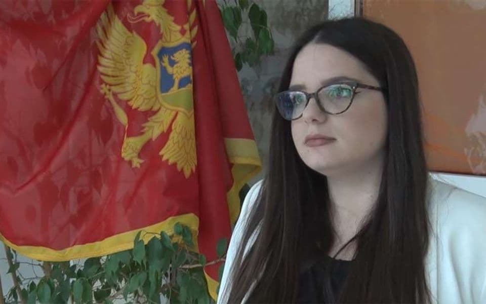 Mlada Baranka Rada Ojdanić autorka logoa za proslavu 15 godina nezavisnosti