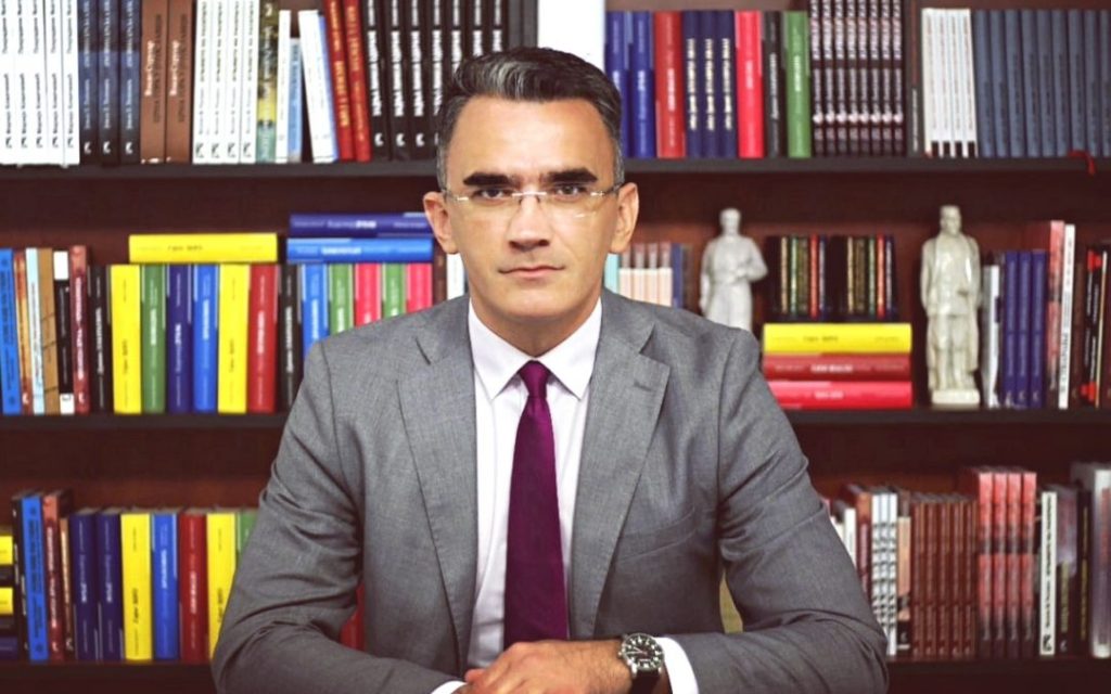 Leposavić: Odluku o smjeni sačekaću mirno i radno
