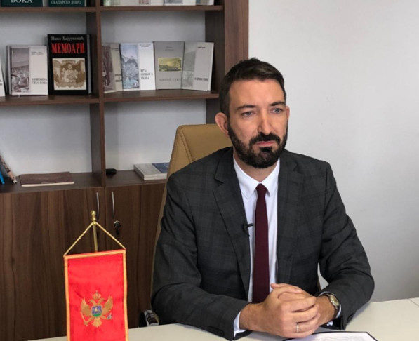 Vladimiru Vučiniću Njujork, Džemalu Peroviću Tirana