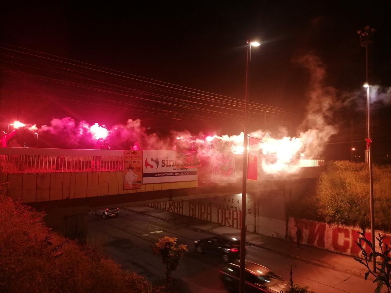 VIDEO: Nikšićani uz bakljadu proslavili Dan nezavisnosti