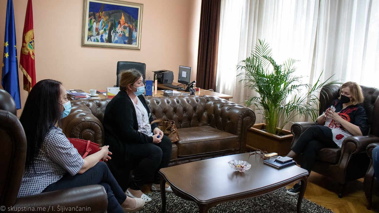 Bošnjak razgovarala sa predstavnicama neformalnog udruženja roditelja djece sa smetnjama u razvoju