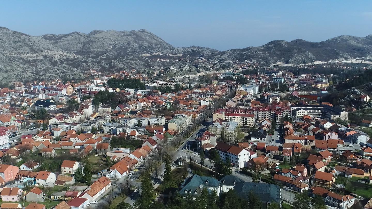 Prijestonica: Dobar početak masovne imunizacije na Cetinju, do 14 sati vakcinisano više od 260 građana