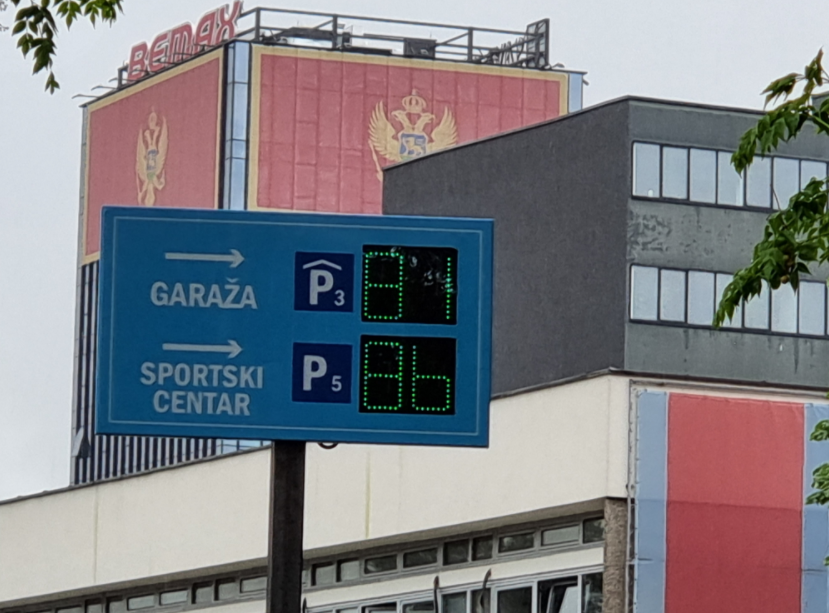 Podgorica: Postavljene info led table o slobodnim parking mjestima