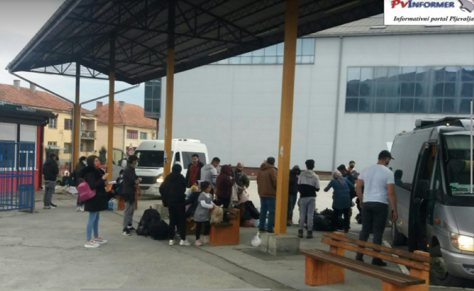 Grupa od 10 migranata, među kojima i šestoro djece, danima lutala po šumama na granici sa BiH, bez hrane i vode