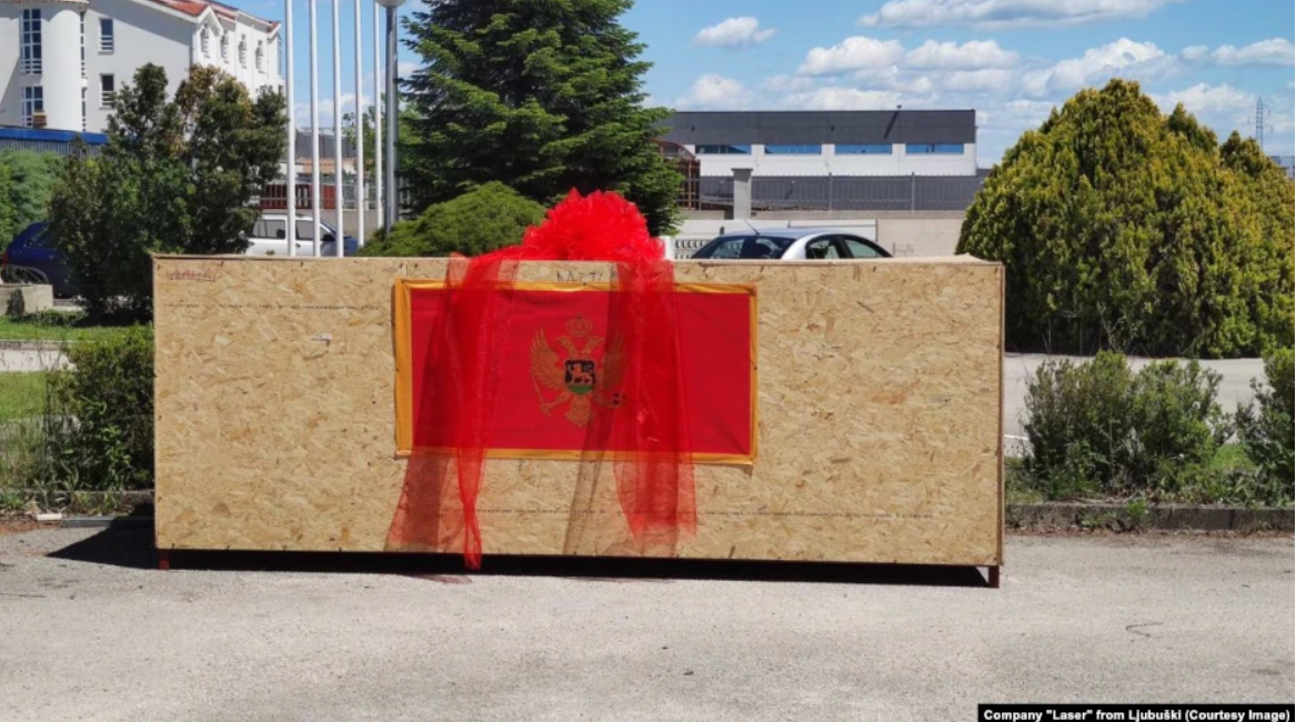U BiH sašivena najveća crnogorska zastava na svijetu