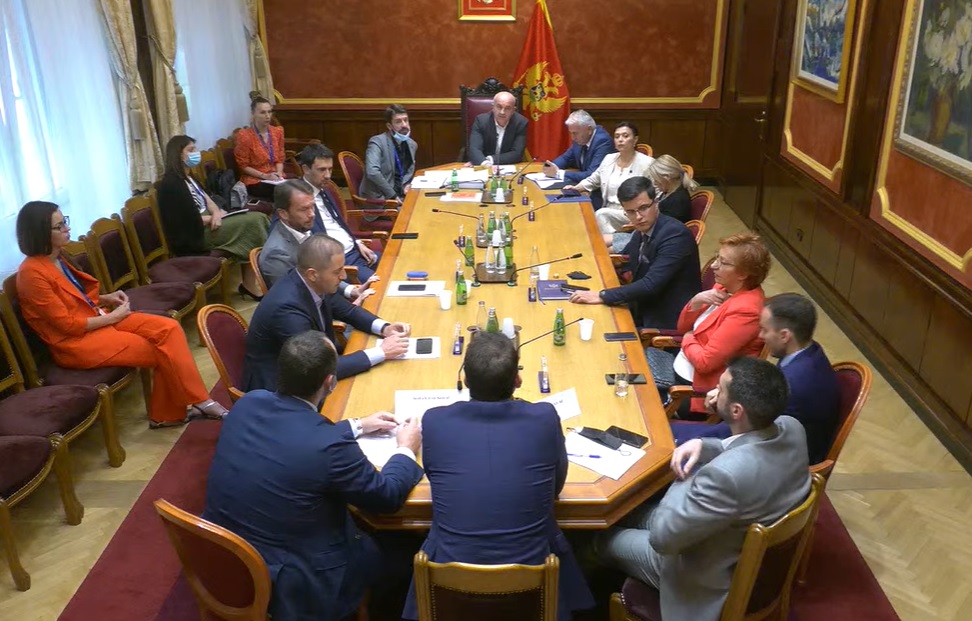 Đurović: Nakon jučerašnjeg ponašanja premijera DF neće podržati niti jedan predlog Vlade, Konjević: Amandmani za zaduženje neće imati našu podršku