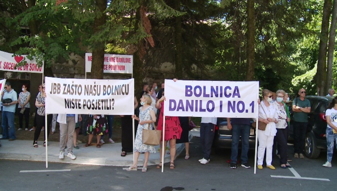 Cetinjani se okupili da pruže podršku doktorici Sonji Radojičić