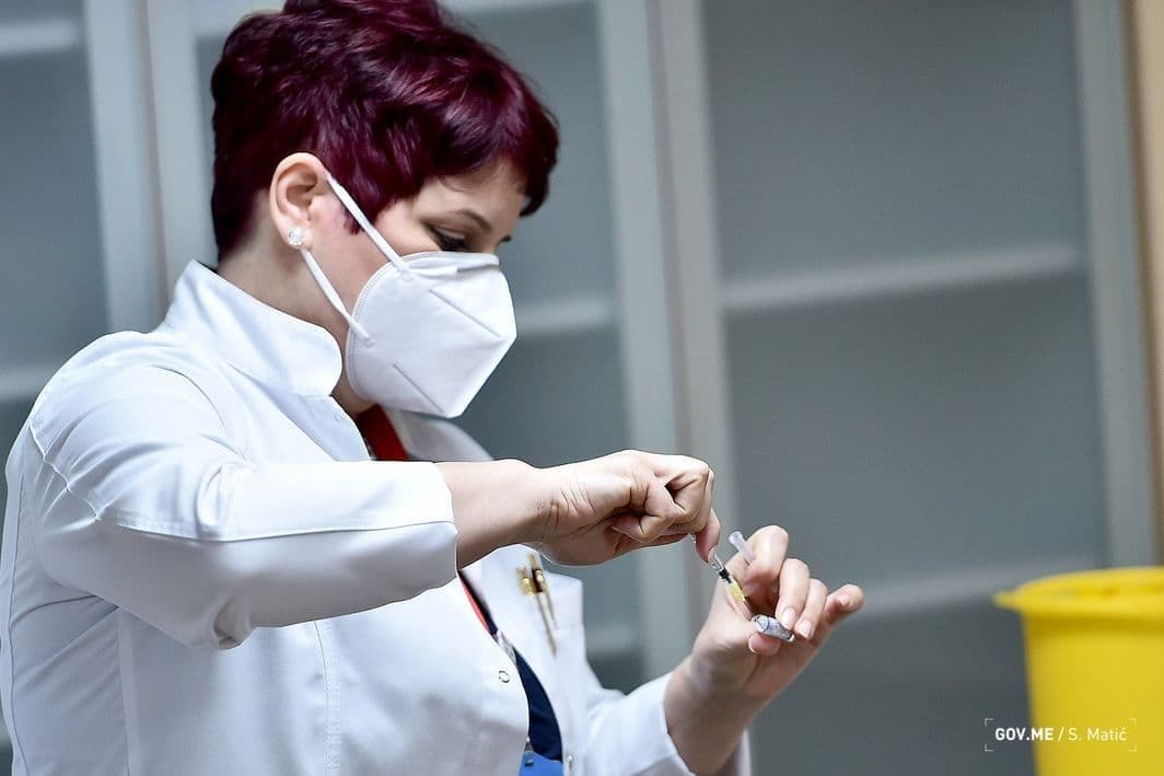 Drugu dozu vakcina primilo skoro 107.000 građana