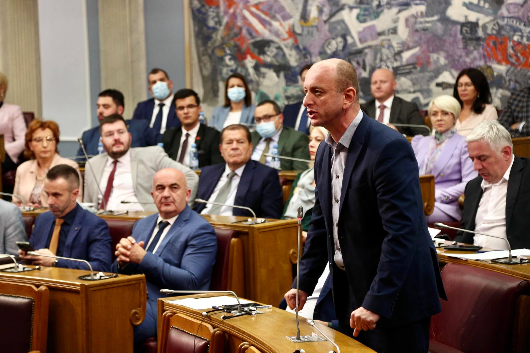 Knežević o formiranju Vlade: Ambasador Felten kao Kriger iz “Otpisanih” koji izdaje naređenja Nedićevim agentima
