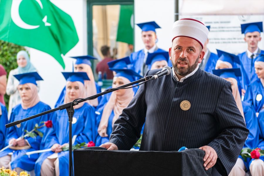 Medresa ispratila desetu generaciju maturanata