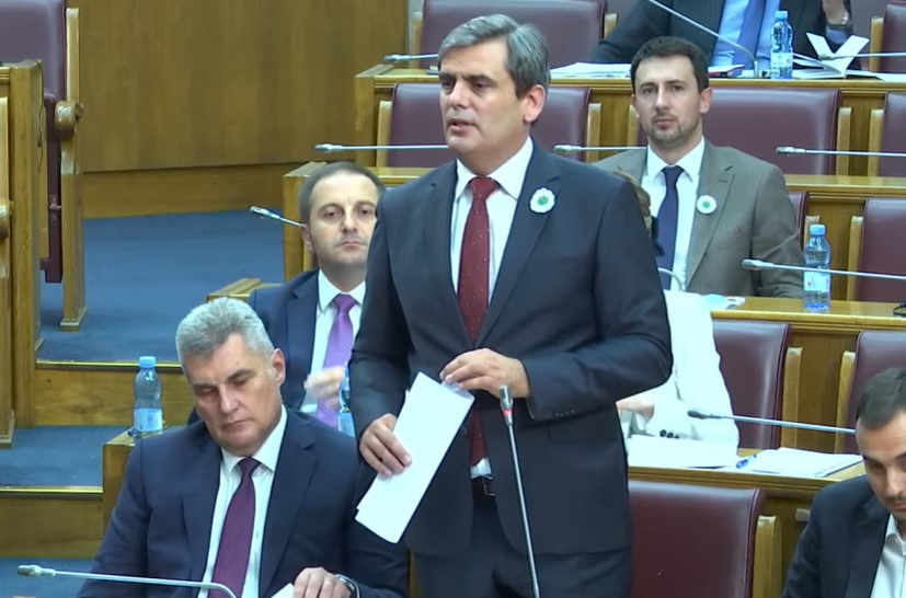 Ibrahimović: Rezolucija će omogućiti da zločinci prestanu da se kriju iza naroda, Vučurović: Ovo je provokacija
