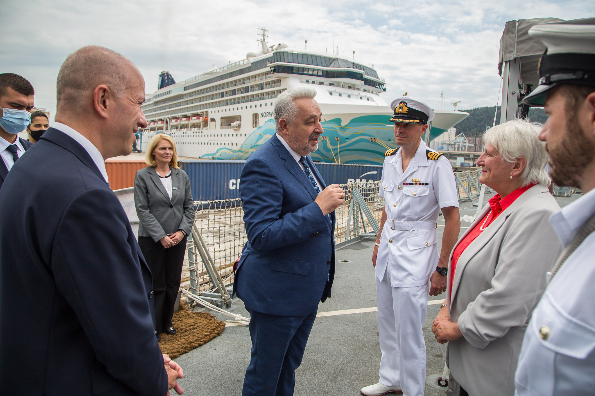 Krivokapić posjetio fregatu Kraljevske ratne mornarice Ričmond (FOTO)