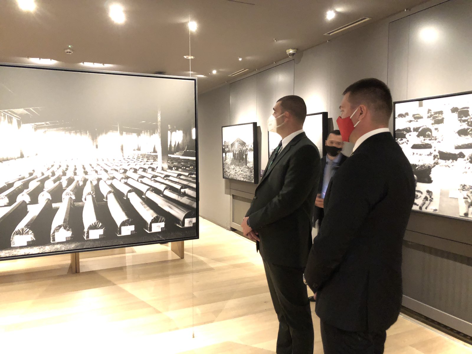 Milošević u posjeti Sarajevu: Crnogorska delegacija obišla Memorijalni muzej Srebrenice