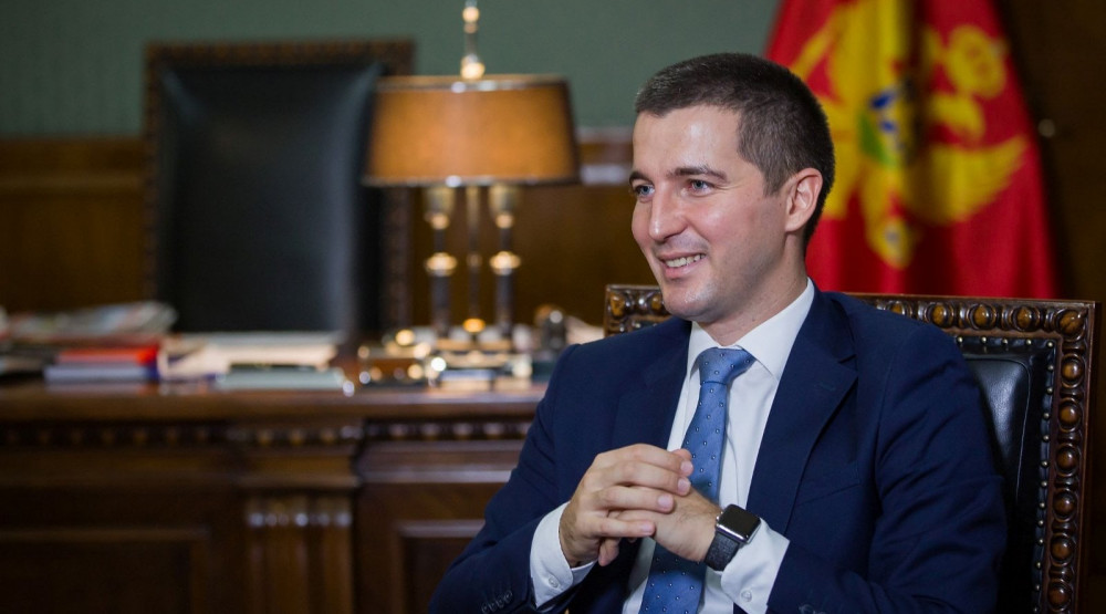 Bečić tvrdi da je ispoštovao odvojenost crkve od države tako što nije pričao o politici sa Joanikijem