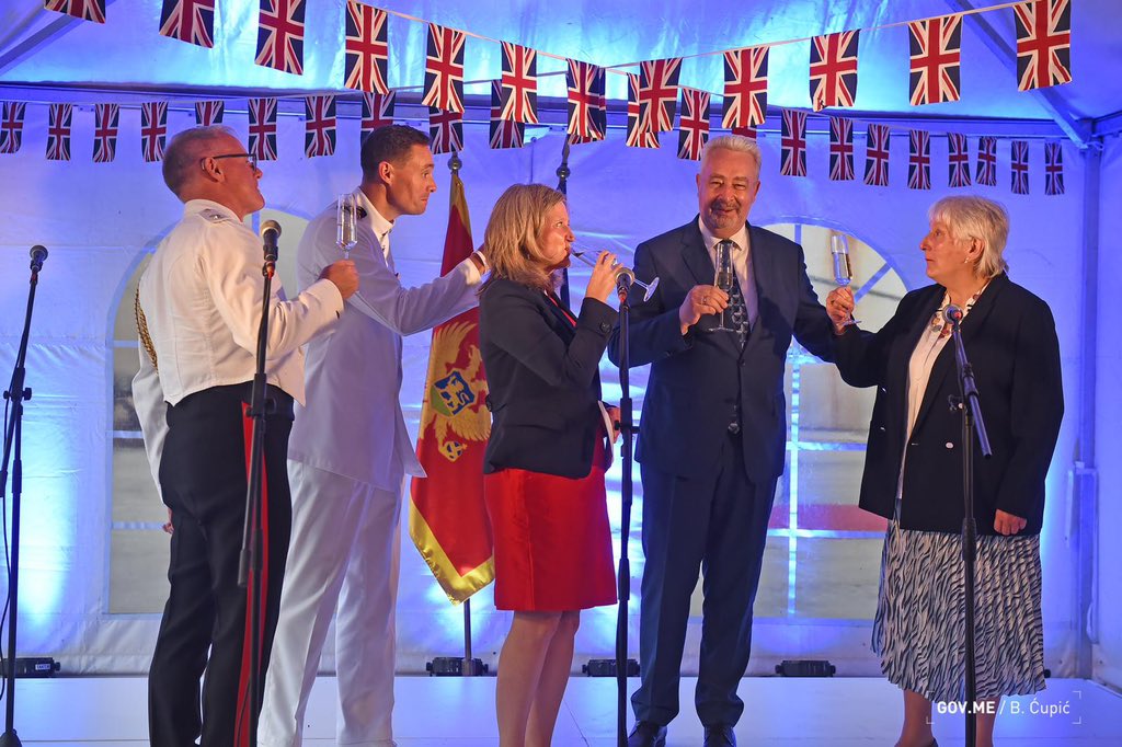 Premijer Krivokapić posjetio fregatu Kraljevske ratne mornarice Ričmond