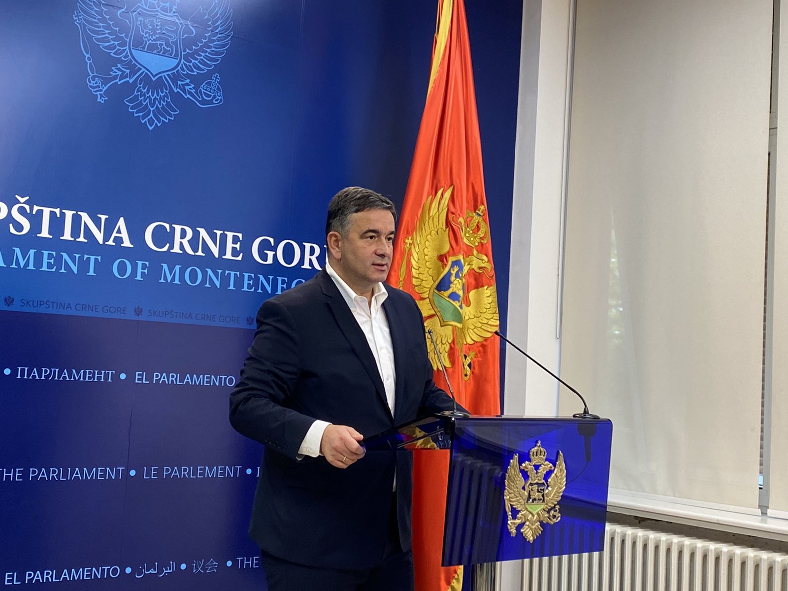 MEDOJEVIĆ podnio ostavku na poslaničku funkciju