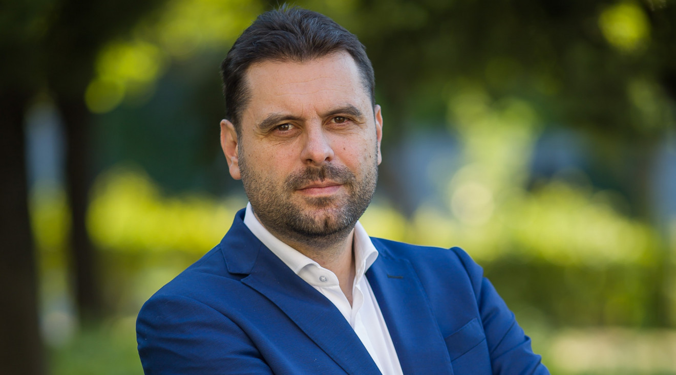 Vujović: Vladi sluganski odnos prema Beogradu i SPC preči od mira u Crnoj Gori