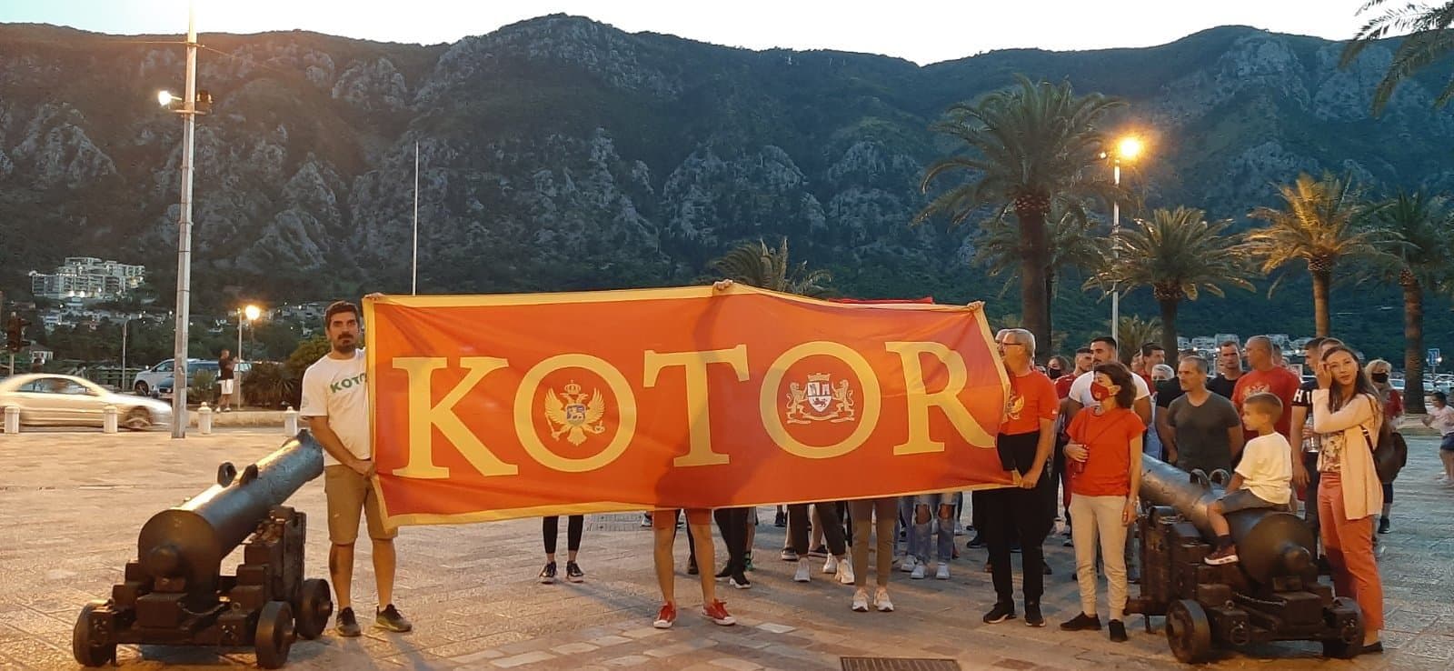 U Kotoru protest povodom skrnavljenja spomenika Čupiću