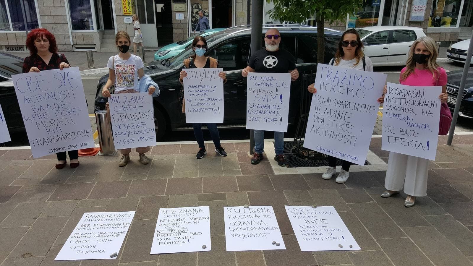 GI ”21. maj” protestuje ispred Vlade, traže ravnopravan tretman svih vjerskih zajednica: ”Objavite sadržaj ugovora sa SPC”