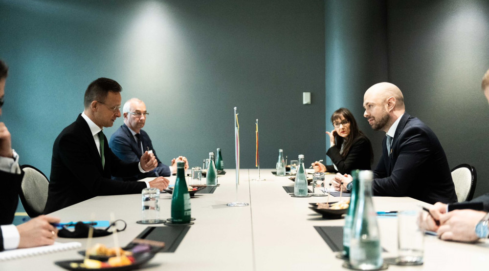 Radulović – Sijarto: Mađarska spremna da pomogne u realizaciji evropske agende i u borbi protiv pandemije