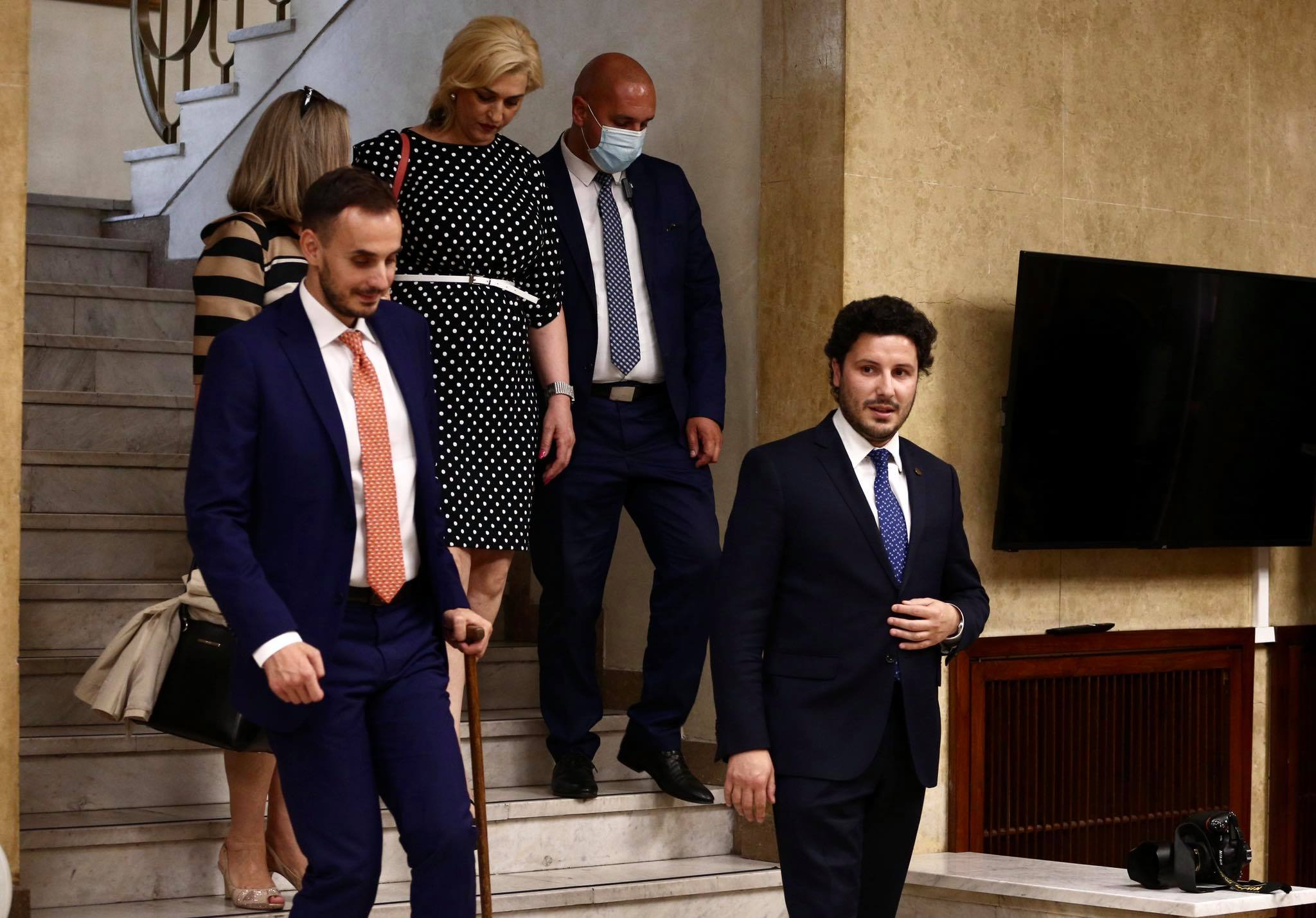 URA: Ako DF i Demokrate imaju potrebnu većinu za rekonstrukciju Vlade neka zakažu sjednicu Skupštine