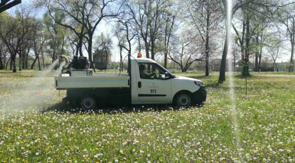 Beograđani napali radnike Gradske čistoće, jer misle da ne praše komarce, nego truju narod koronom