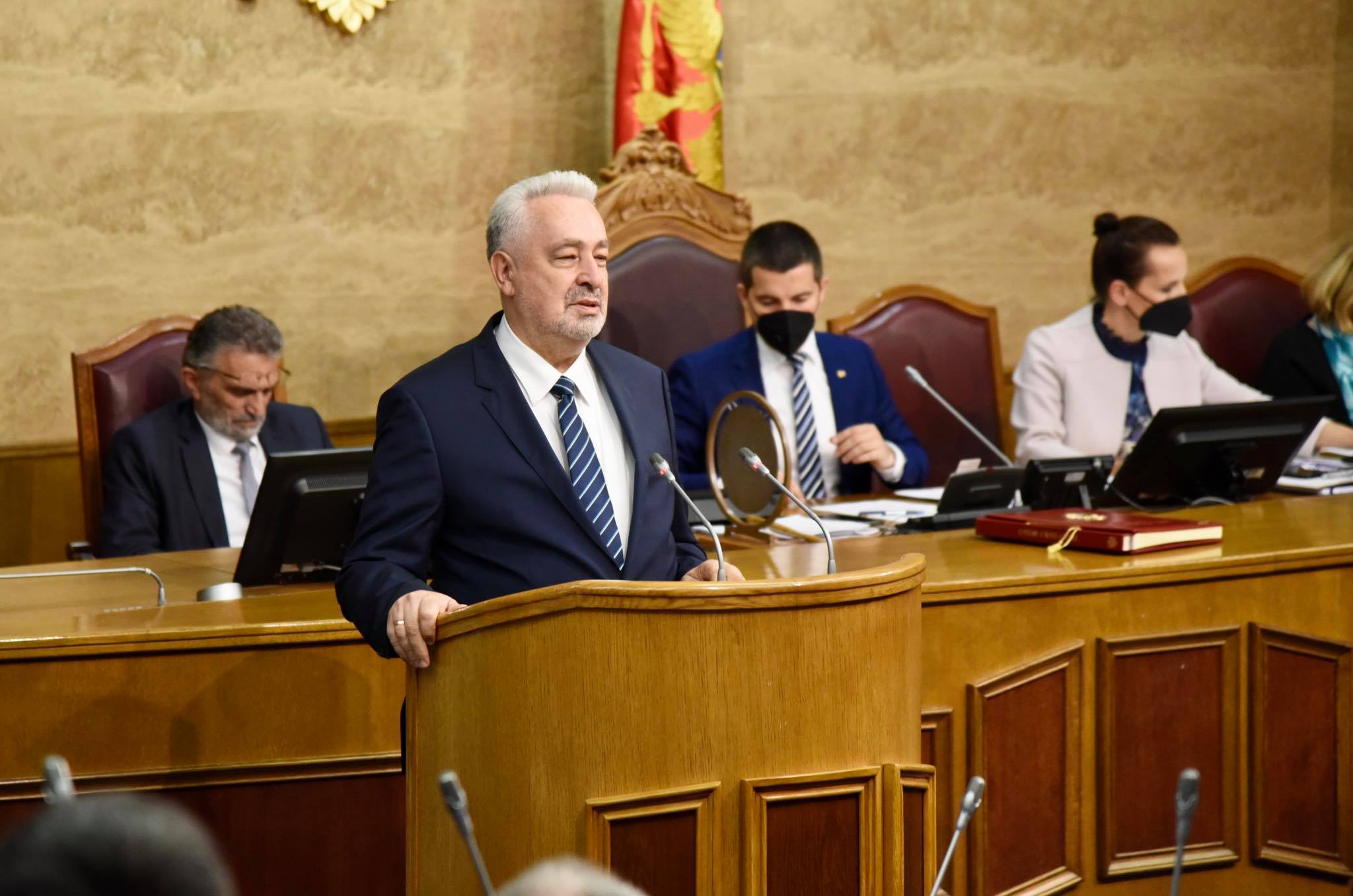 Premijer rizikuje nove izbore po starim pravilima