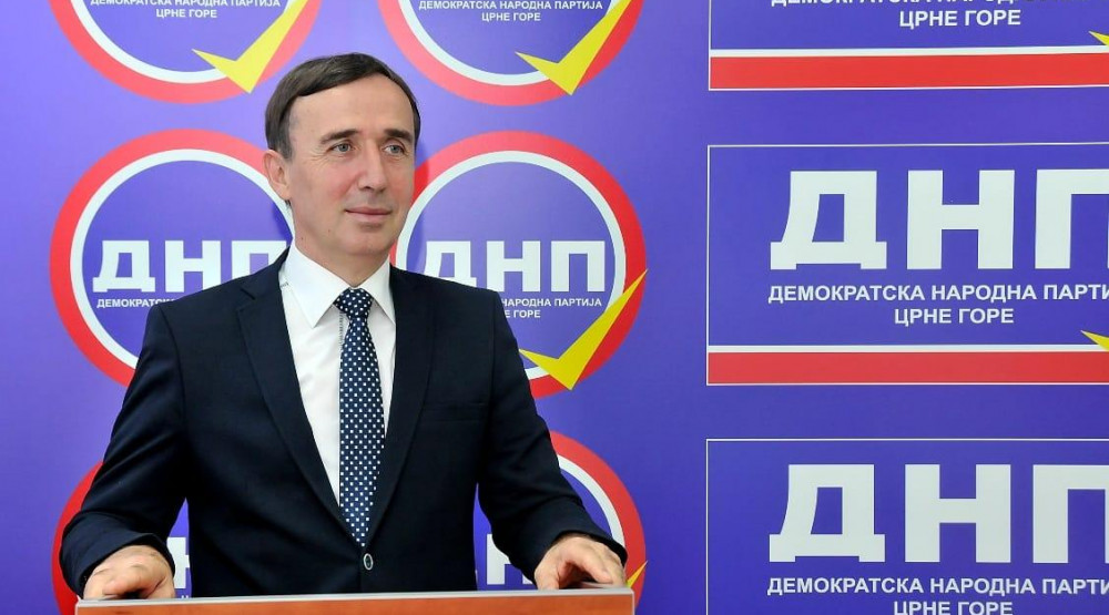 Klub odbornika DPS Glavnog grada: Lakušić tvrdio da će Bog pomoći onima koji glasaju protiv DPS, a njemu pomoć stigla od partijske knjižice