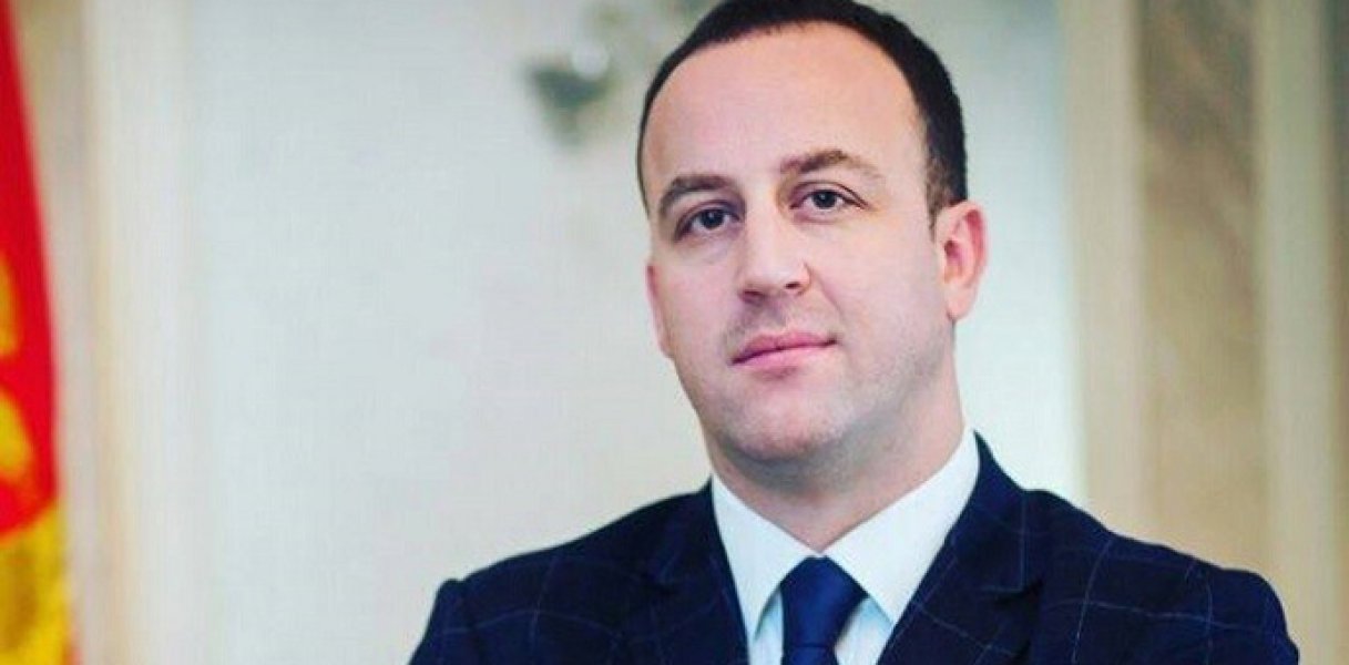 Nikolić o izjavi Kneževića: Izdaja je uvijek izazivala prezir okruženja