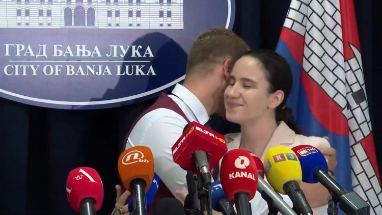 Prvi poslijeratni sastanak gradonačelnika Sarajeva i Banjaluke (VIDEO)