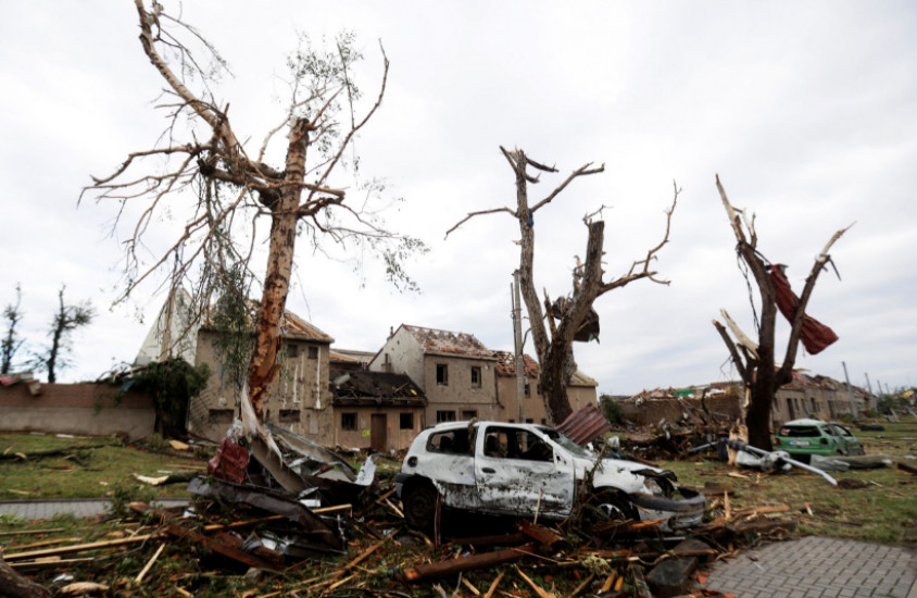 FOTO: Tornado koji je pogodio Češku nazvan apokalipsom, petoro mrtvih, potraga za preživjelima se nastavlja