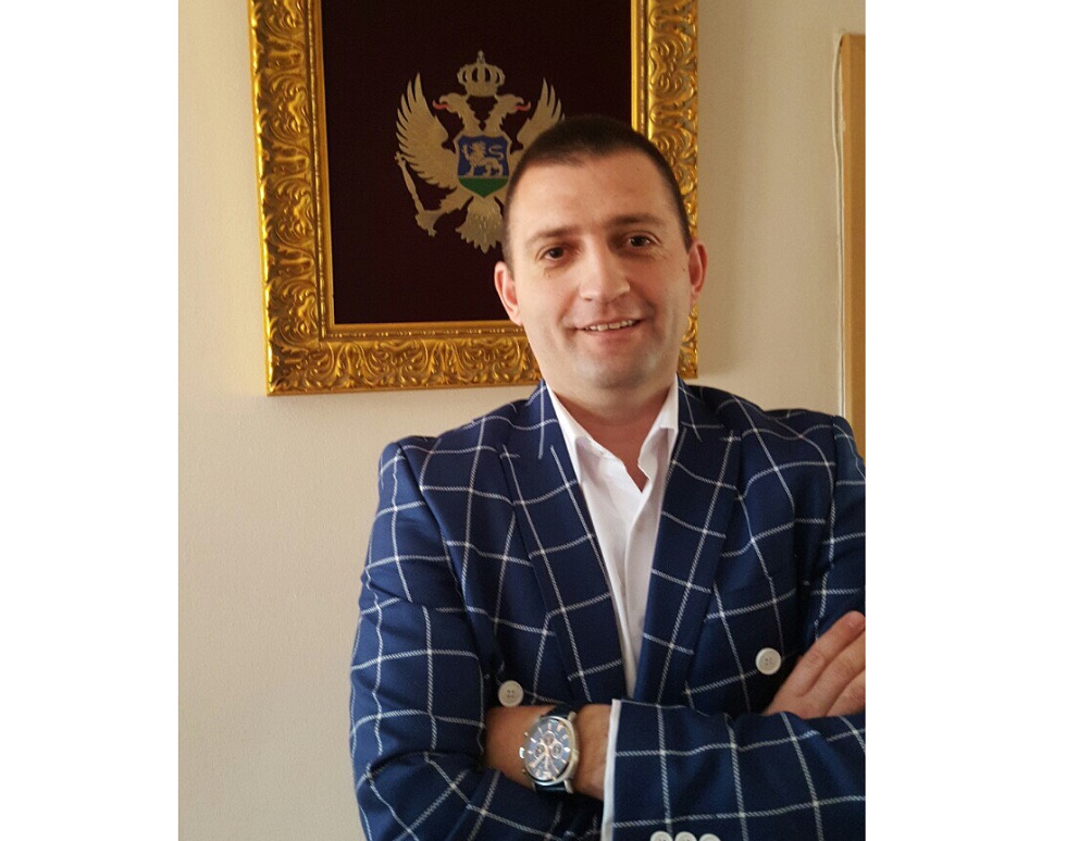 Damjanović poručio DF-u: Umjesto prazne priče raskinite ljubavnu romansu sa Demokratama