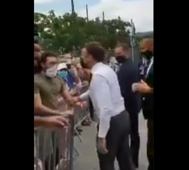 VIDEO: Makron o šamaru