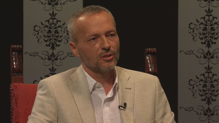 Olenik: Vučić na vlasti i u Srbiji i u Crnoj Gori